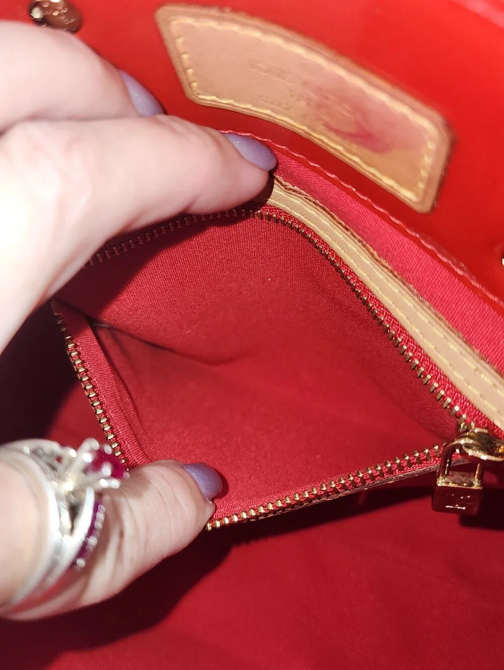 Authentic Louis Vuitton Vernis Reade PM Rouge W/ Box, Dust Bag & LV P.O.P